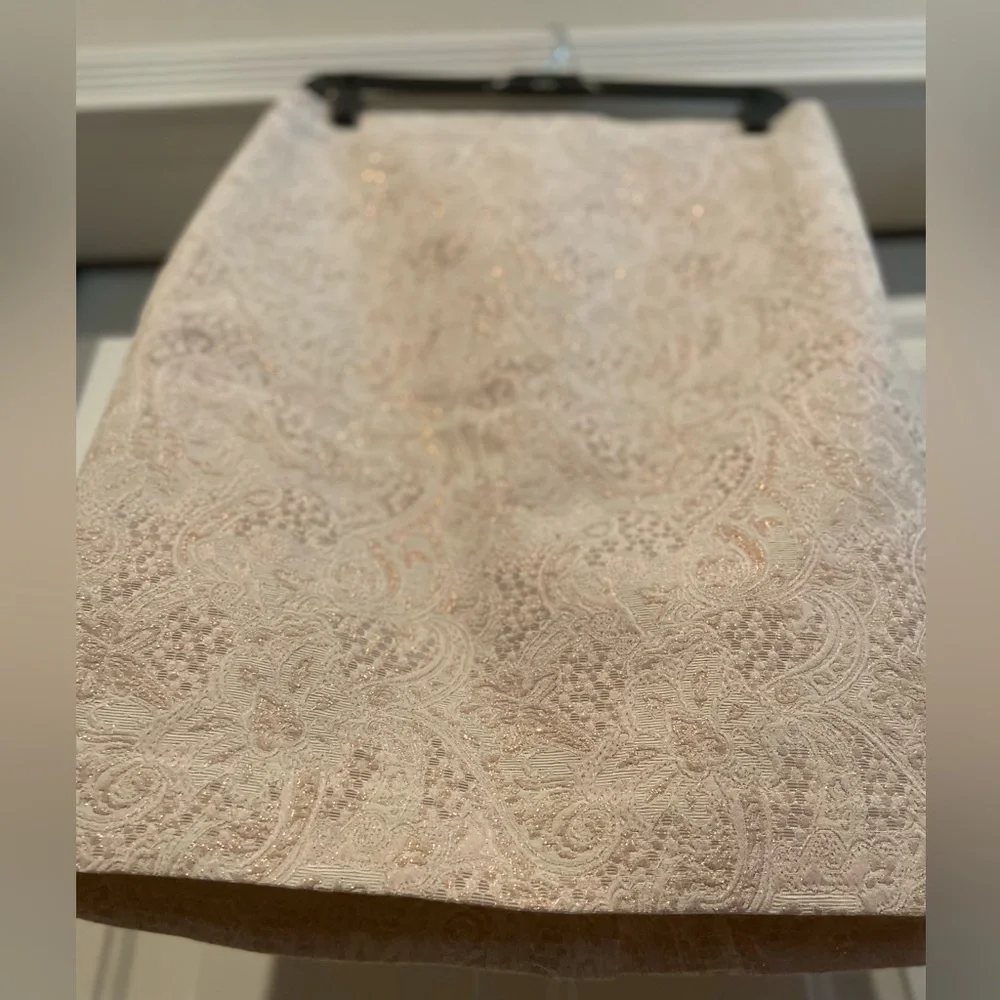 J. Crew~Elegant~Ivory & Metallic Rose Gold Jacquard~Midi~Pencil Skirt~Size 4